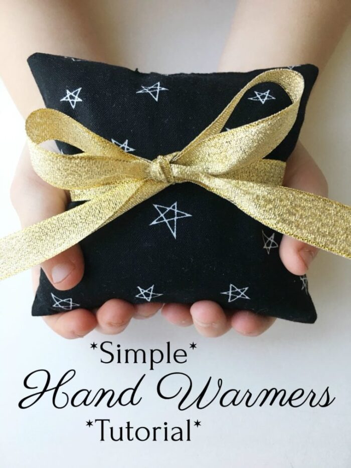 Simple Hand Warmer Tutorial from Simple Simon and Co. A great handmade holiday gift idea! How to make handwarmers. #christmasgiftidea #christmas #holidays #handwarmers #easydiygift